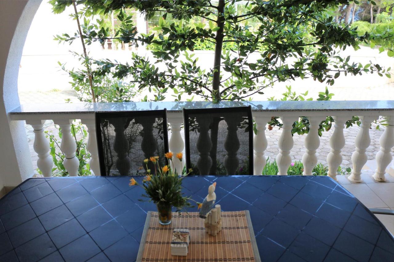 Apartments Vir Delfin Екстериор снимка