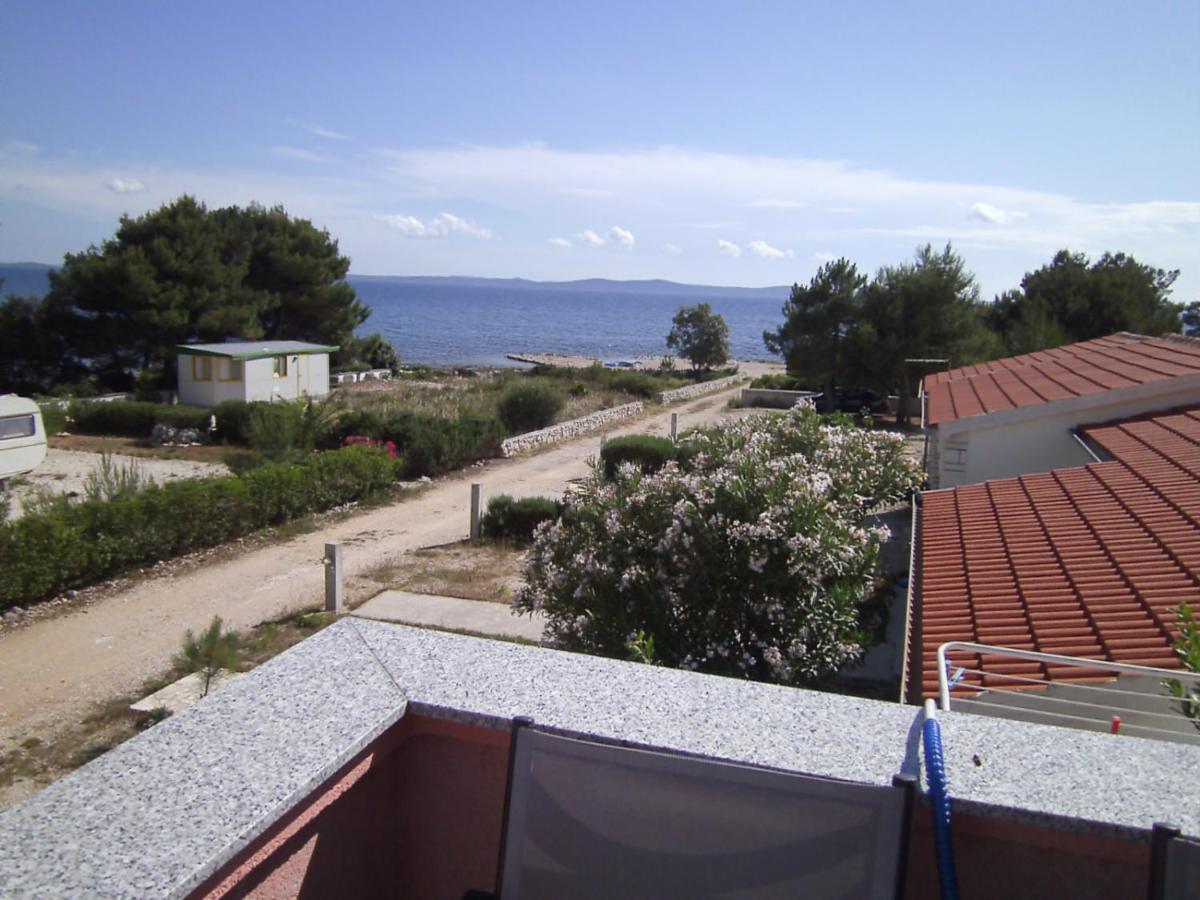 Apartments Vir Delfin Екстериор снимка