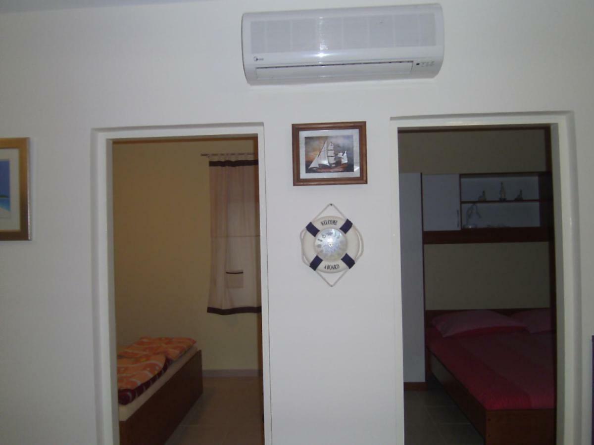 Apartments Vir Delfin Екстериор снимка