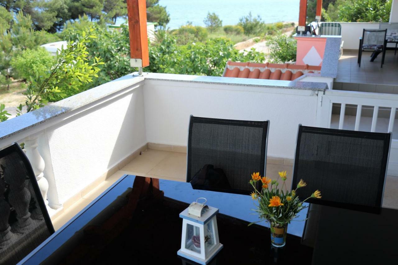 Apartments Vir Delfin Екстериор снимка