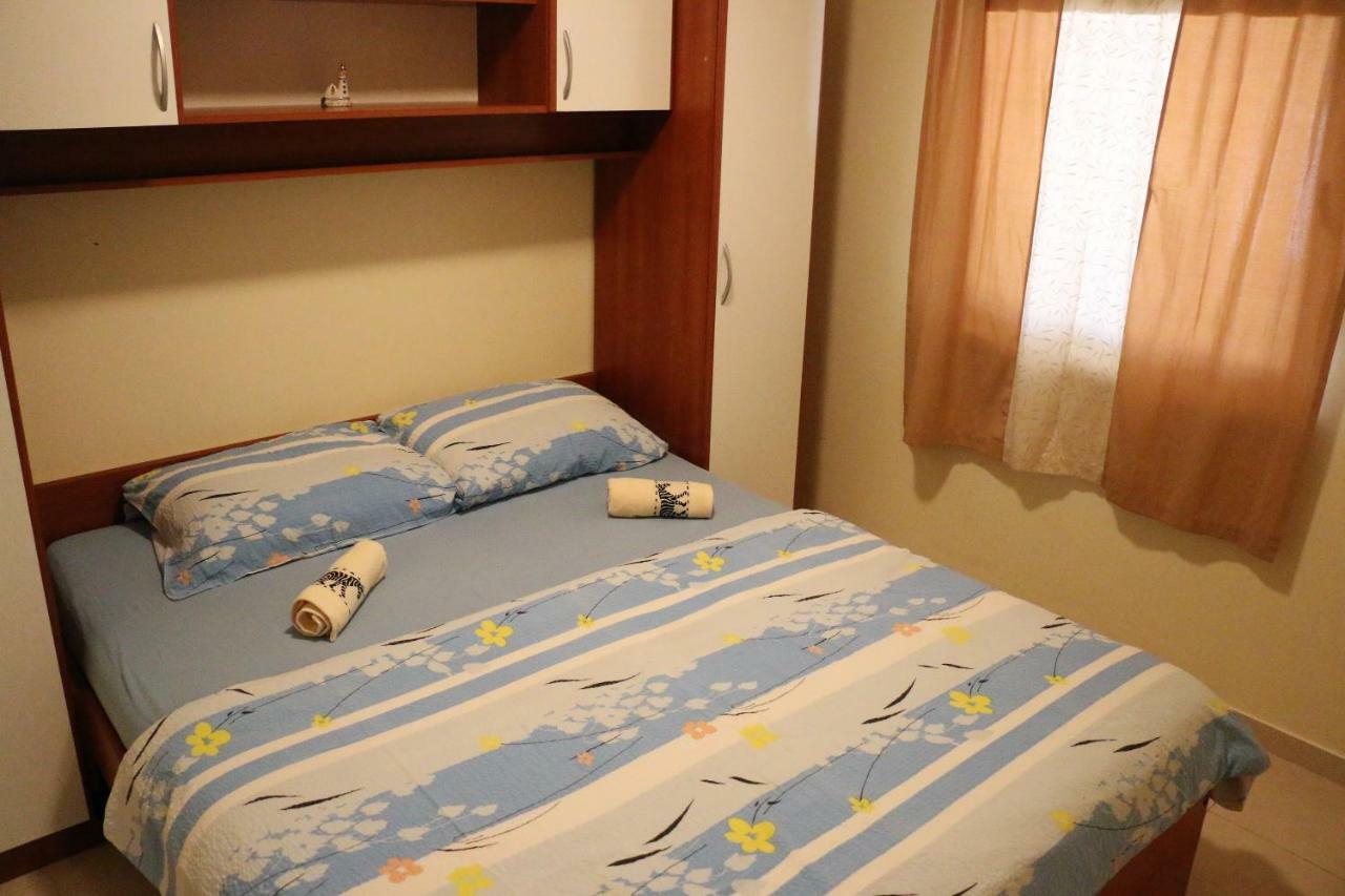 Apartments Vir Delfin Екстериор снимка
