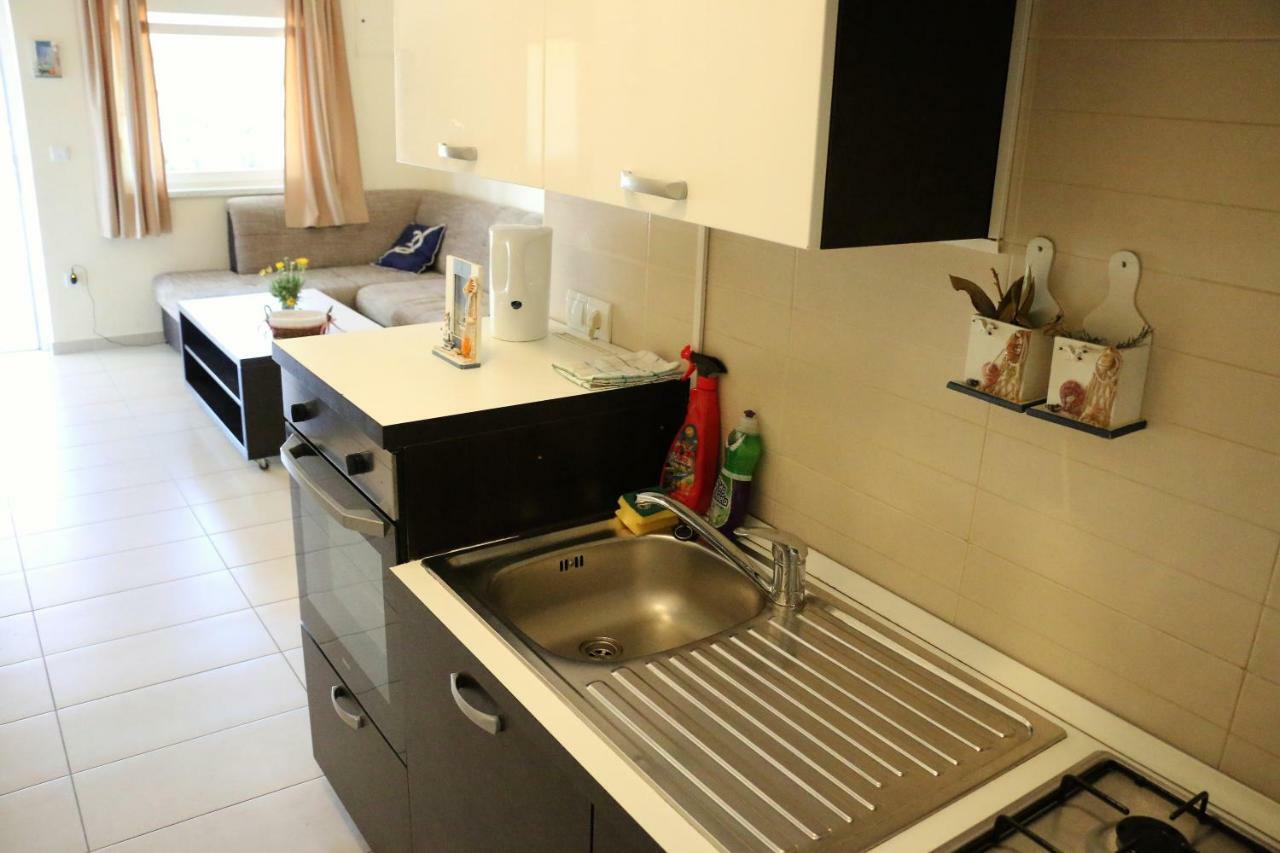 Apartments Vir Delfin Екстериор снимка